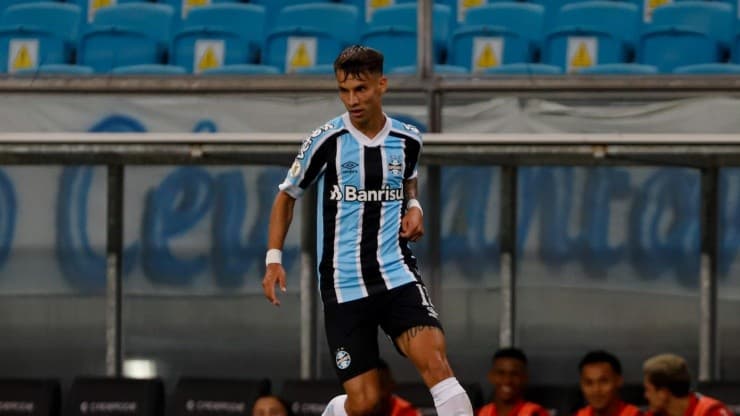  De olho na sequência da temporada, Ferreirinha decide fazer tratamento ousado para voltar a jogar pelo Grêmio