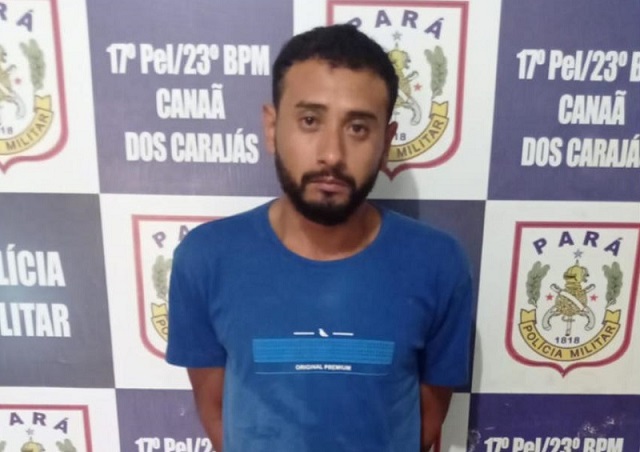 Homem atira em outro e permanece no local até a chegada da polícia