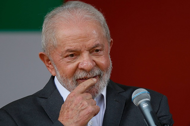Após chamar orçamento secreto de 