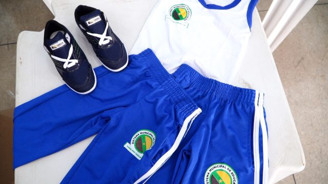  Alunos da rede municipal receberão kit uniforme escolar