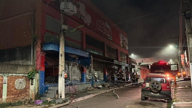 Incêndio destrói loja do Grupo Mateus em Parauapebas