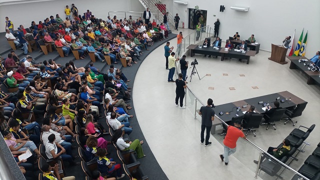 Legislativo realiza primeira Sessão Ordinária na nova sede