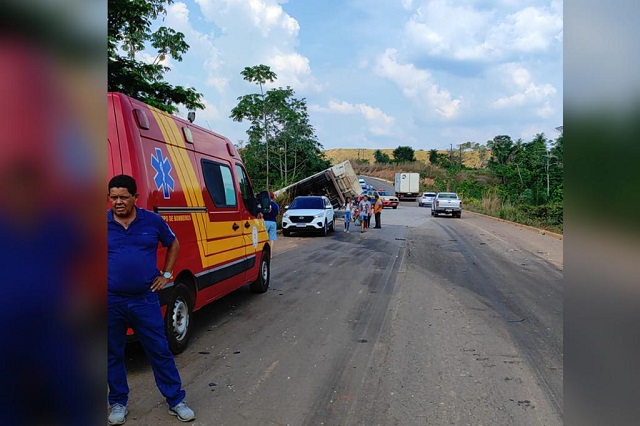 Caminhão colide com carro e faz vítima fatal na PA-275