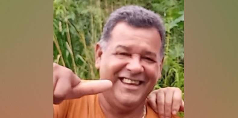 Assassinos a pé matam homem na frente de casa