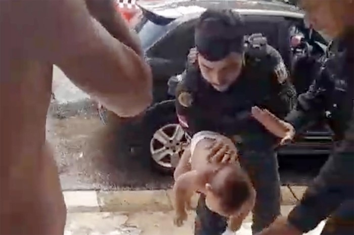Policiais militares salvam bebê que engasgou, em Castanhal