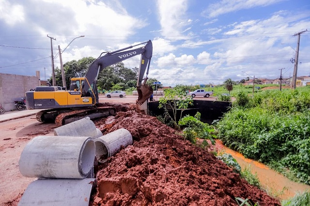  Avenida Pará recebe obras para melhorar o escoamento de água