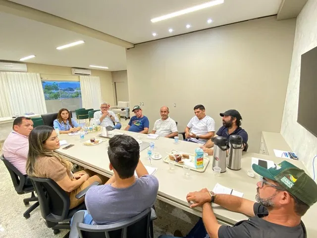 Prefeitura de Canaã cobra da Equatorial ações para melhoria do fornecimento de energia