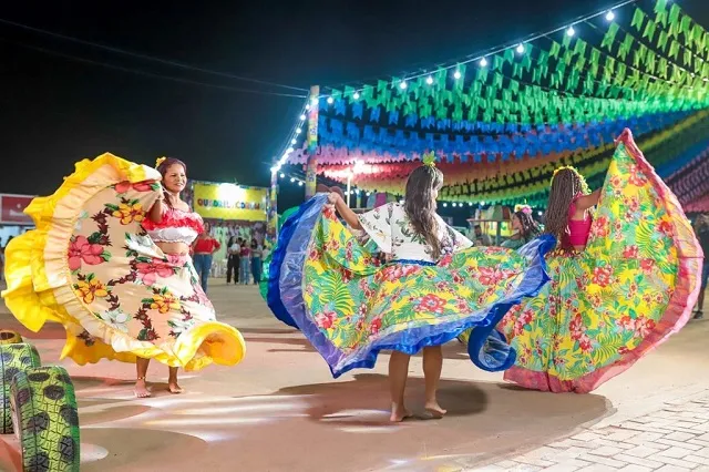 Quadrilhas de Canaã, Água Azul e do Maranhão movimentam Cidade Junina nesta 5ª
