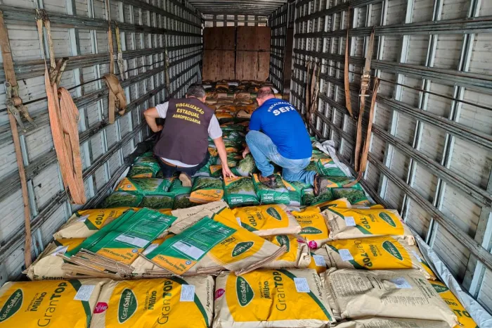 Sefa apreende 4,8 toneladas de sementes de milho e sorgo em Dom Eliseu