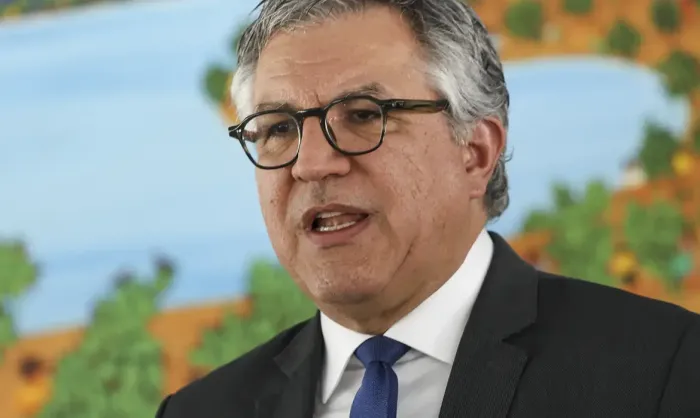 Padilha diz que internação de Lula não atrasará votações no Congresso