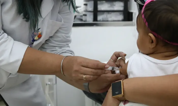 Sem gotinha: entenda o esquema vacinal contra a polio