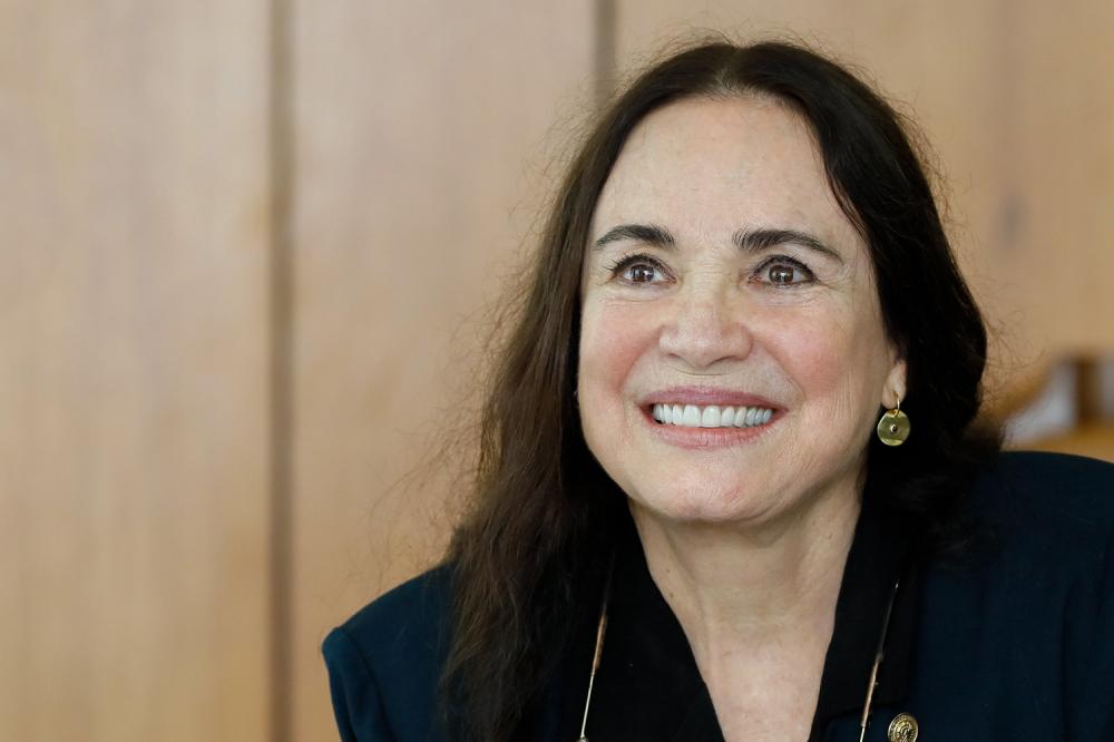 Regina Duarte pede R$ 500 mil para voltar às novelas, diz site