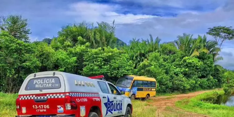 Homem é preso após roubar ônibus escolar dentro da prefeitura de Redenção