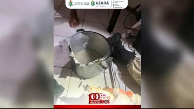 Criança fica presa em panela de pressão e é resgatada