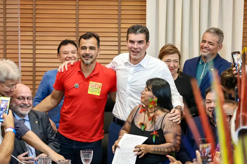 Governo do Pará, Sintepp e lideranças indígenas firmam acordo para encerrar manifestações