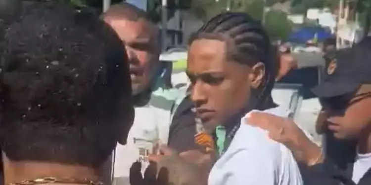 Rapper Oruam é detido no Rio nesta quinta (20), ao tentar fugir em carro de abordagem policial