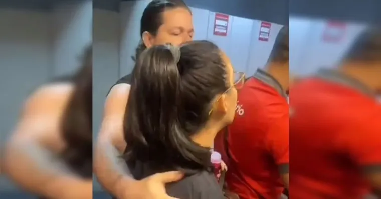 Vídeo: personal é confundida com trans e barrada em banheiro