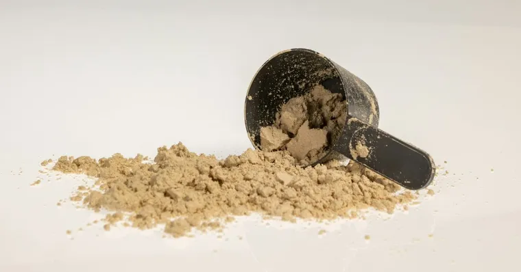 Consumidores que compraram o produto no lote contaminado devem acionar a empresa para orientações | (Aleksander Saks/Unsplash)