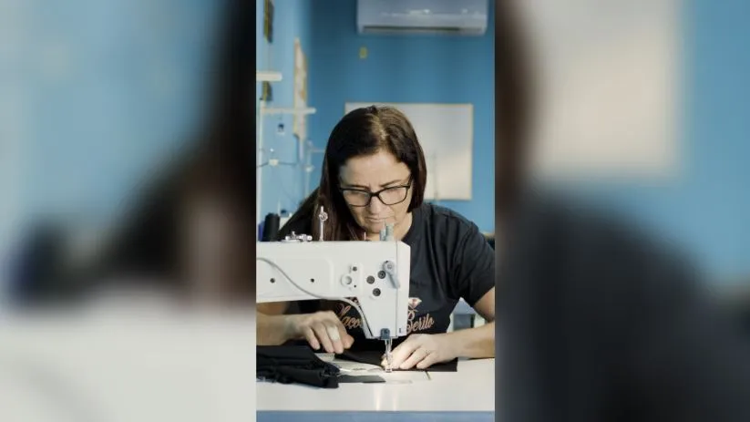 Figurinos do baile da Rainha da ExpoCanaã 2025 são confeccionados por artesãs locais