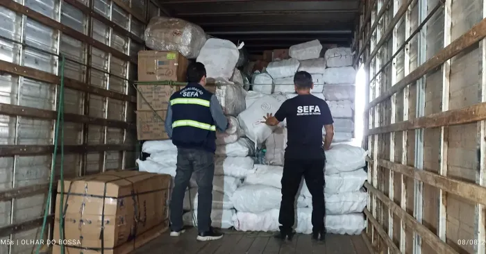 Sefa apreende mais de 7 mil pares de chinelos e sandálias falsificados em Cachoeira do Piriá