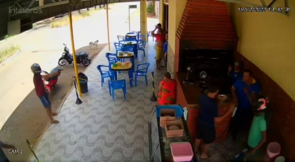 Câmeras de segurança registram assalto em churrascaria de Parauapebas
