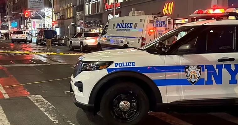 Ataque a tiros em Nova York mata 3 e deixa 8 pessoas feridas