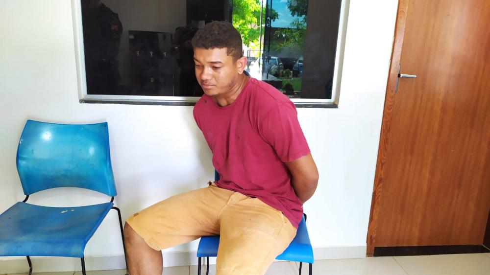 Homem é preso após ameaçar funcionários de empresa de energia com arma de fogo