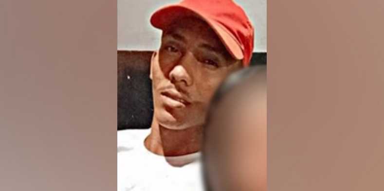 Homem é morto com 20 tiros na frente da esposa e dos filhos