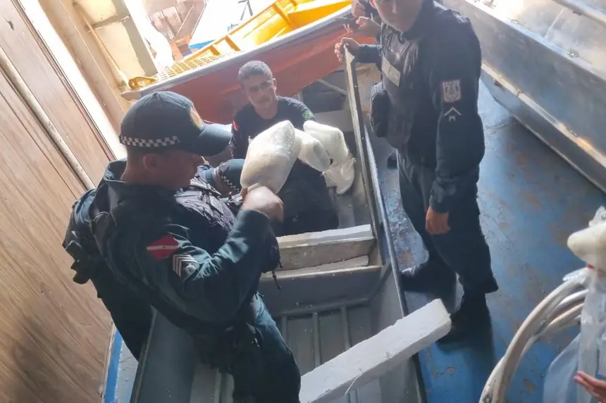 Fiscalização em base fluvial integrada resulta na apreensão de mais de 20 quilos de entorpecentes no Baixo Amazonas