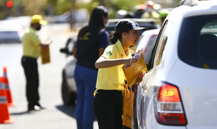Segurança: melhor lugar de criança no carro é o meio do banco de trás