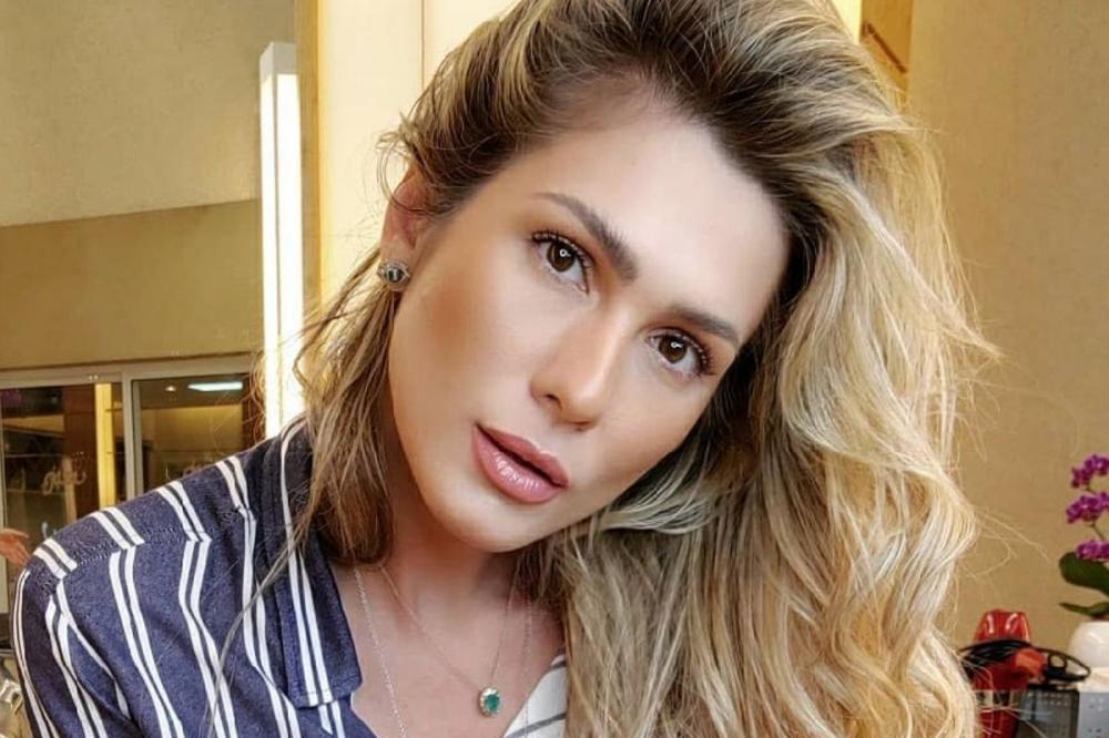 Globo contrata Lívia Andrade para o Domingão com Huck