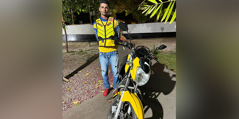 Mototaxista e esposa são detidos com petecas de crack
