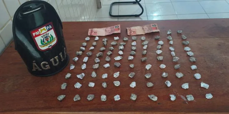 Adolescente é apreendido com porções de maconha durante operação da PM em Castanhal. (Divulgação | PM)