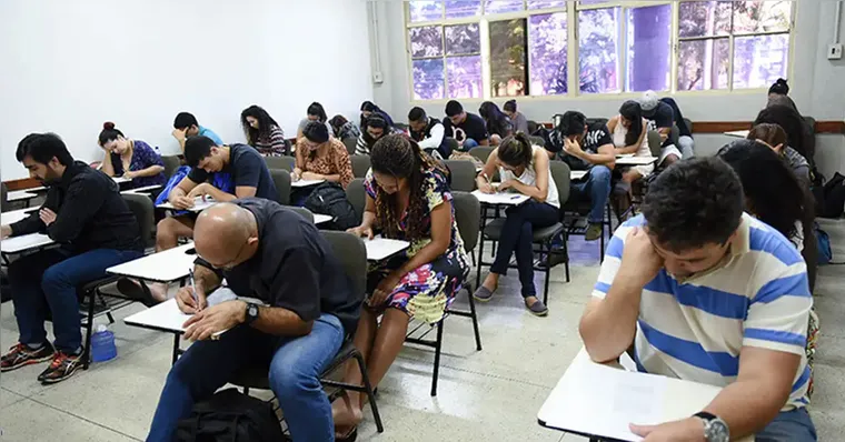 Encceja acontece no próximo domingo; veja onde fazer a prova