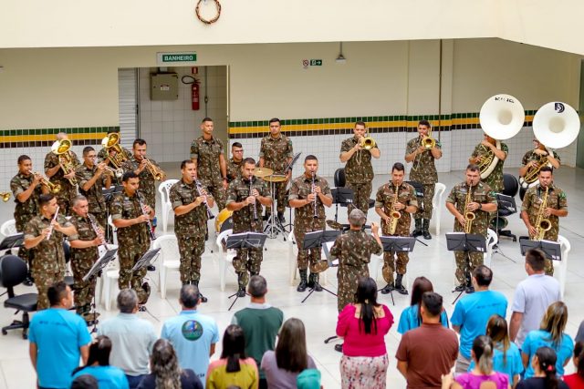 Com a presença da Banda de Música do Exército, Canaã encerra campanha Novembro Azul