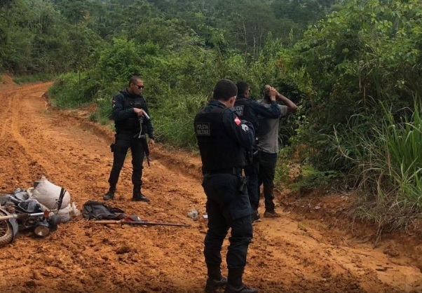 Filho tenta assassinar o próprio pai de 60 anos