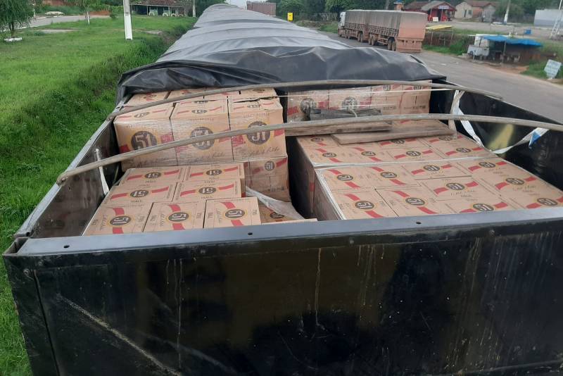 Secretaria de Estado da Fazenda apreende 2.750 caixas de cachaça em Carajás