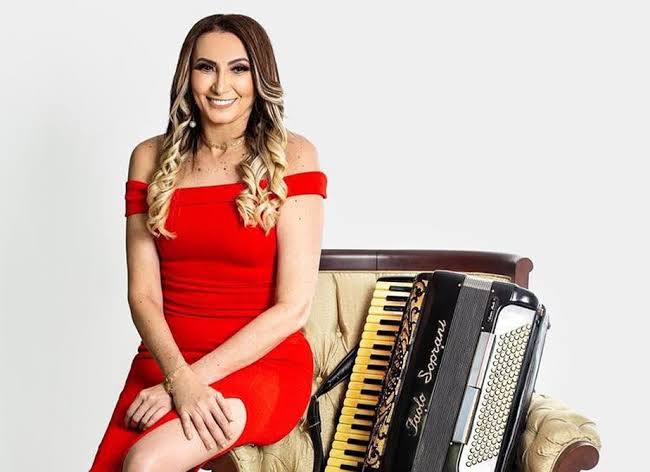 Morre Rita de Cássia, cantora e compositora de forró, aos 50 anos