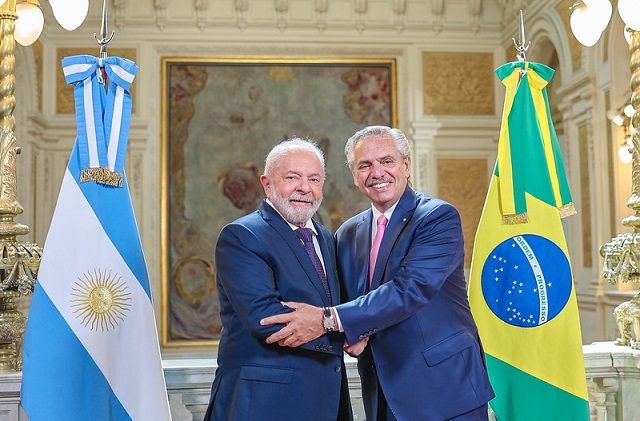 Na Argentina, Lula diz que BNDES vai voltar a ajudar países vizinhos