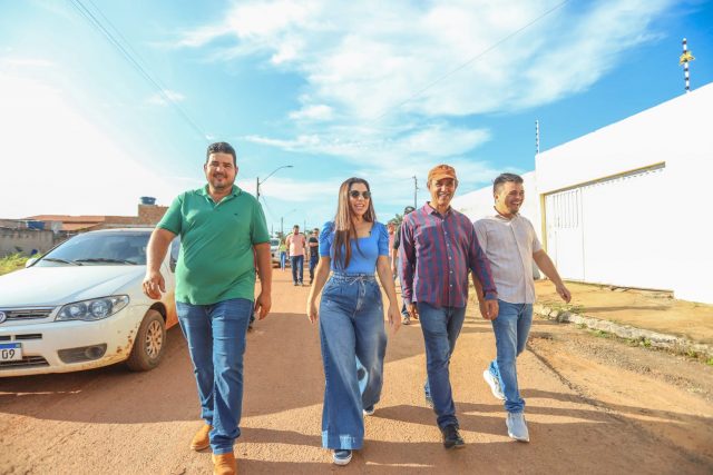 Josemira visita bairro Park Carajás, próximo a receber urbanização