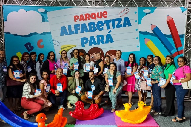  Governo do Estado lança programa de alfabetização e anuncia aumento histórico da oferta de merenda e transporte escolar