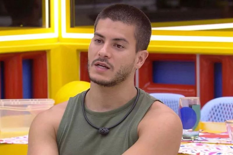 Por que a Globo não fechou contrato com Arthur Aguiar após ator vencer o “BBB 2022”?