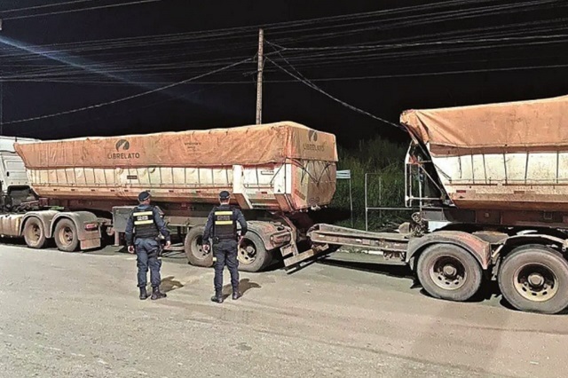 PM apreende carga com 65 toneladas de minério
