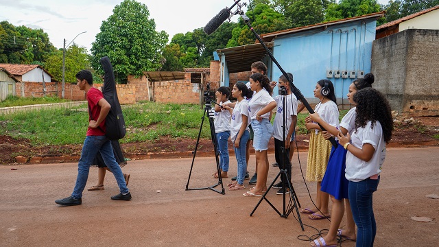 Canaã dos Carajás: jovens vão lançar filme neste sábado, dia 25, em uma sessão especial de cinema para moradores 