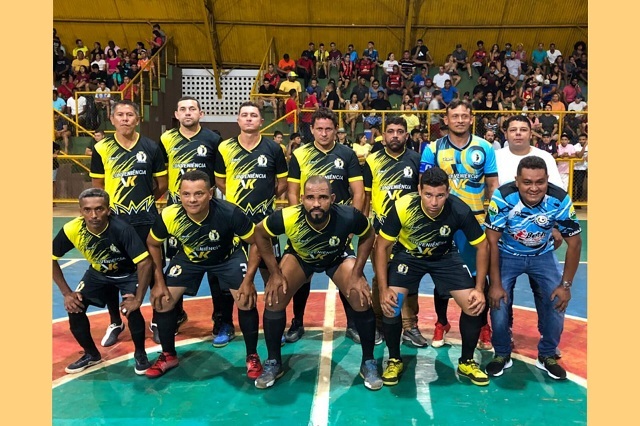 Campeonatos Sub 20 e Master de futsal agitaram Canaã com jogos emocionantes e premiações